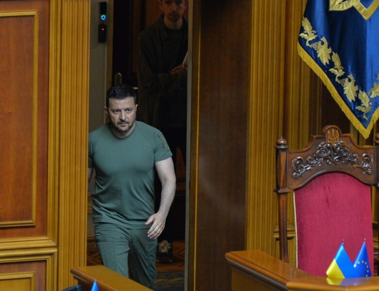 Зеленський подав невідкладний законопроєкт про військового омбудсмана