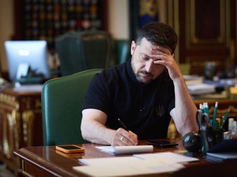 Зеленський провів розмову з главою Євроради