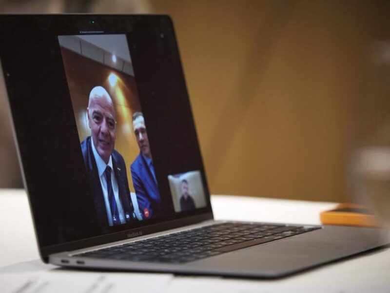 Зеленський розповів про розмову з президентом FIFA