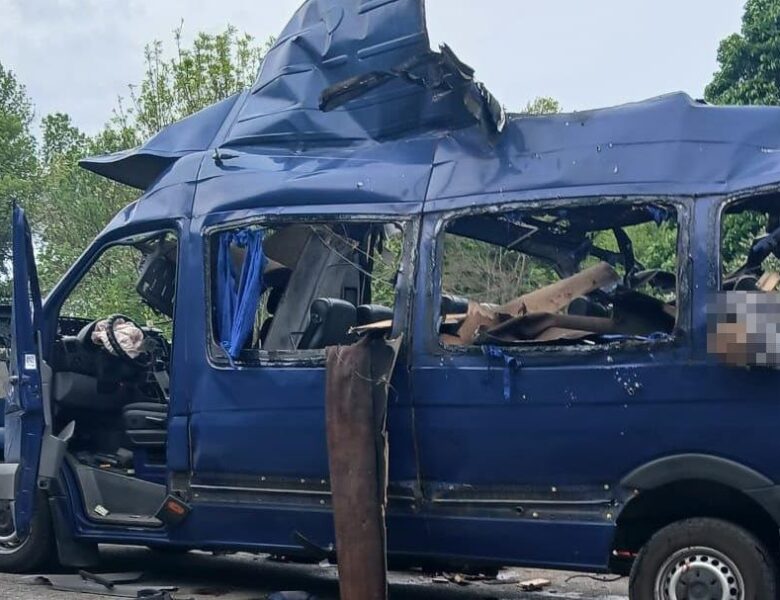 Зеленський: В евакуаційній маршрутці вбито сім’ю