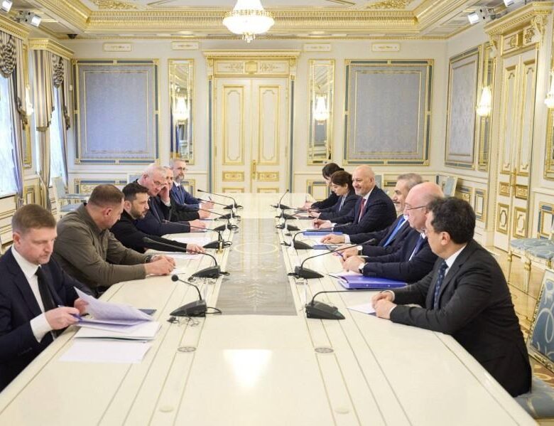 Зеленський зустрівся з главою МЗС Туреччини