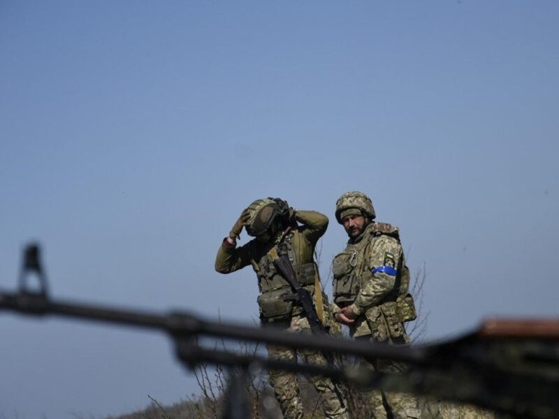 ЗСУ покращили положення на трьох напрямках – Наєв