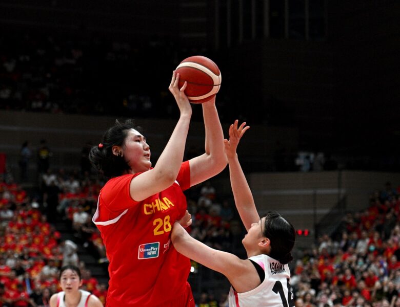 2,26 метра таланту: дебют Цзиюй став сенсацією у жіночому баскетболі