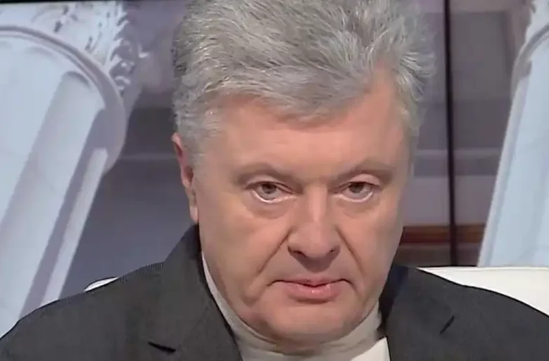 Порошенко зранку вимагав дати ЗСУ далекобійні ракети: йому пригадали, як він заблокував їх виробництво