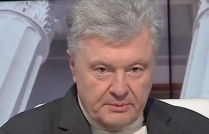 Порошенко зранку вимагав дати ЗСУ далекобійні ракети: йому пригадали, як він заблокував їх виробництво