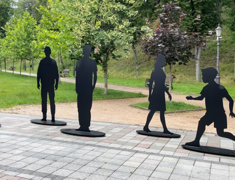 У Києві встановили інсталяцію, присвячену зниклим безвісти за особливих обставин