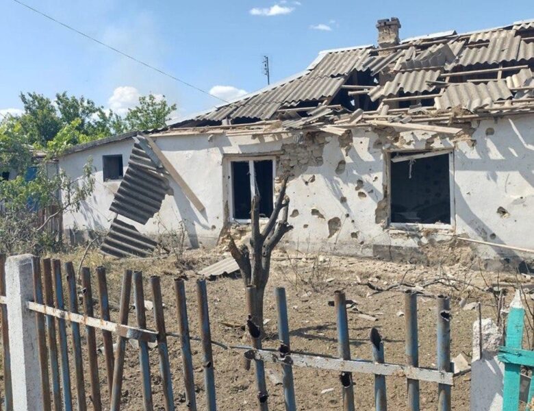 Армія РФ вдарили по житловому кварталі Херсона