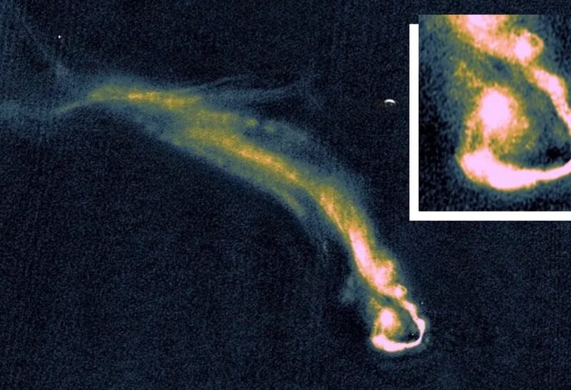Астрономи зазирнули в радіохвостові структури скупчення галактик