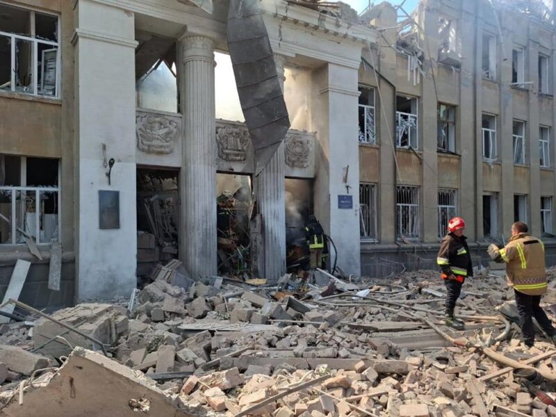 Атака по Білгород-Дністровському ліцею: кількість жертв зросла