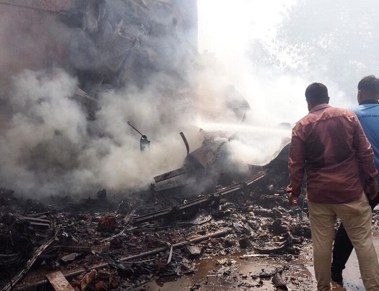 Авіакатастрофа в Індії: на землі постраждали десятки людей