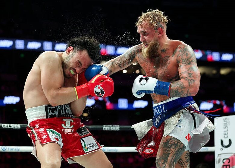 Боксер, що боксує, переміг екс-чемпіона з Мексики