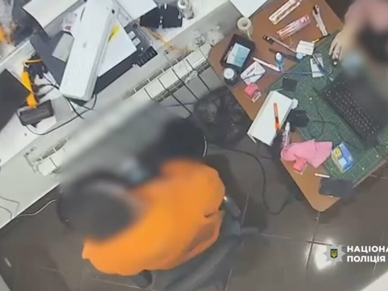 На Кіровоградщині викрили угруповання, які виготовляли та збували підроблені документи, – Нацполіція