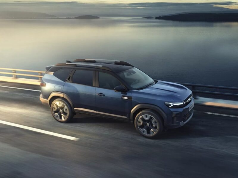 Dacia представила кросовер із запасом ходу 1450 км
