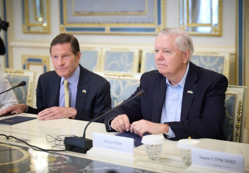 Додатковий тиск: чому США хочуть запровадити 500% тарифи друзям РФ