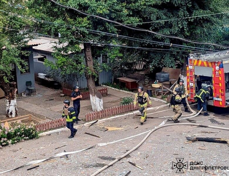 Дрон вдарив поряд із будівлею ТЦК у Кривому Розі