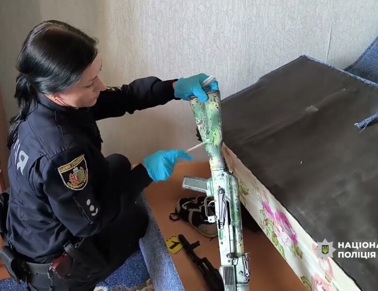 Нацполіція провела понад 940 обшуків з вилучення незаконної зброї та боєприпасів