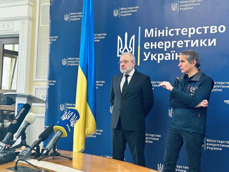 Глава МАГАТЕ прибув з візитом в Україну