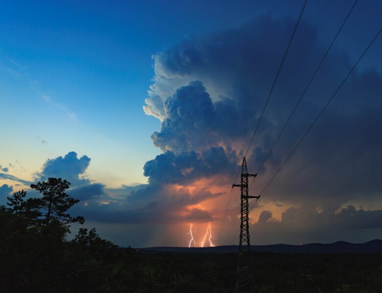 Грози та спека до +37: погода на вихідні