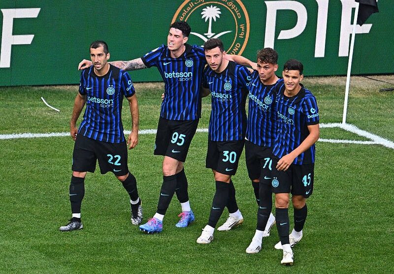 Інтер здолав Рівер Плейт, Монтеррей не залишив шансів супернику