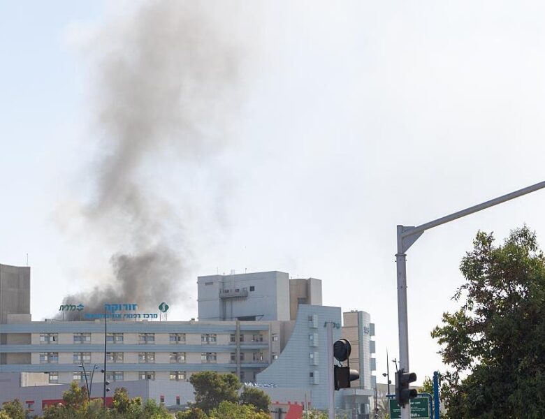 Іран атакував Ізраїль десятками ракет, пошкоджено лікарню