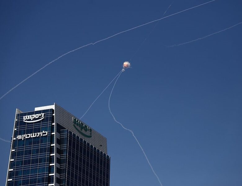 Іран атакує Ізраїль у відповідь на удар США