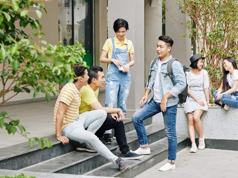 Іспанія прихистить студентів, яким США відмовили у візі