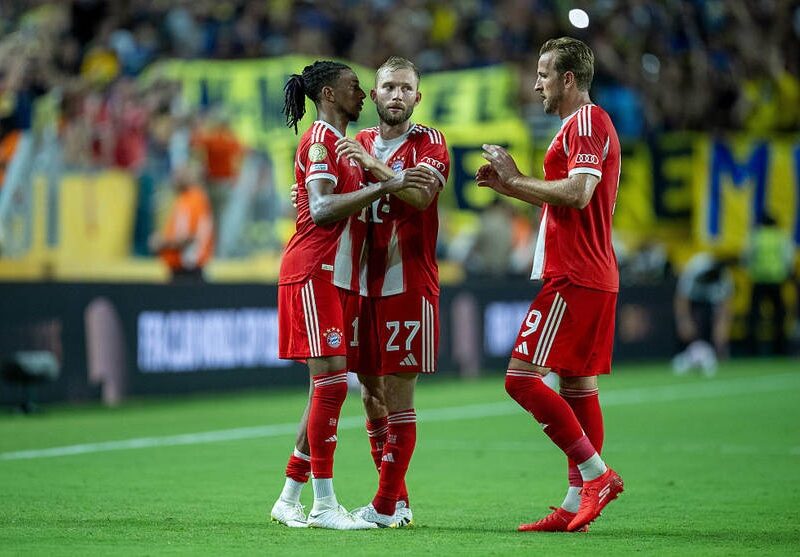 КЧС: Баварія святкує перемогу над Бока Хуніорс, Лос-Анджелес знову програв