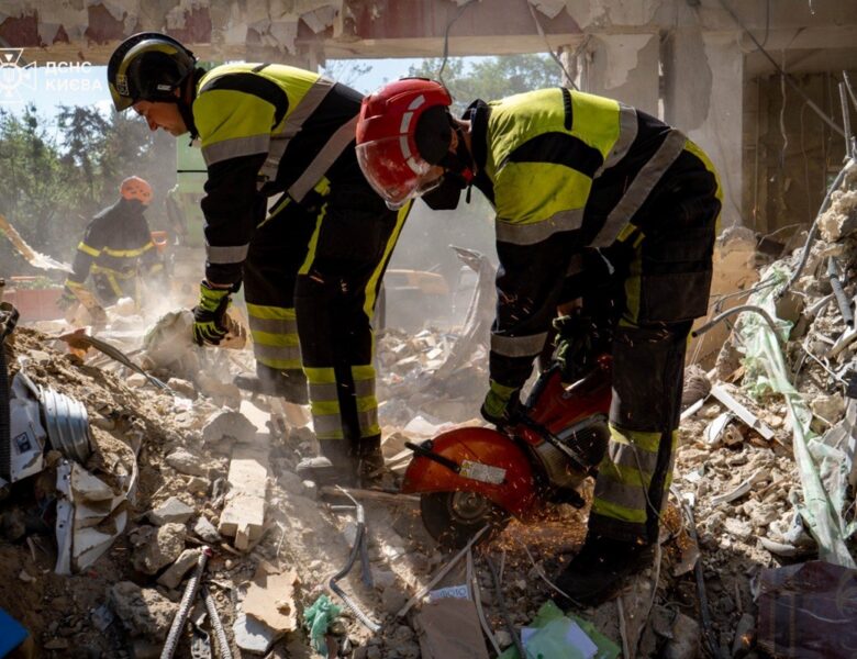 Кількість жертв атаки РФ на Київ зросла до 28