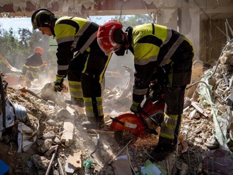 Кількість жертв атаки РФ на Київ зросла до 28