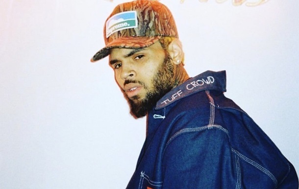 Кріс Браун заперечує провину у справі про жорстокий напад у Лондоні