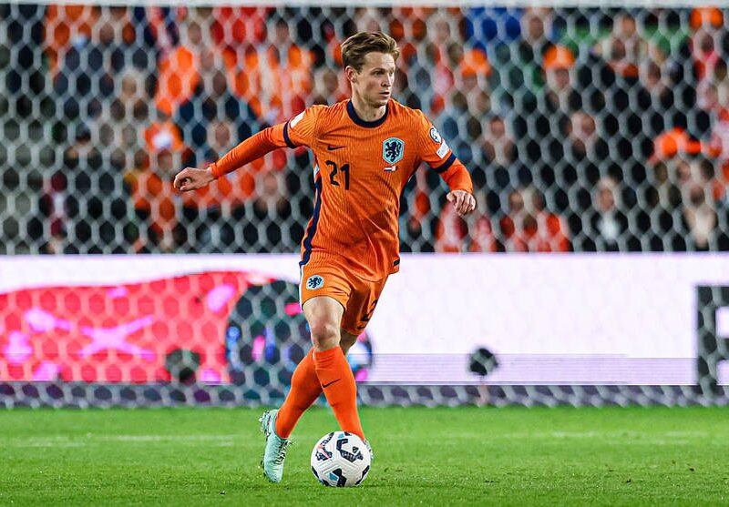 Лапорта: Де Йонг успішний у Барселоні, таких не міняють