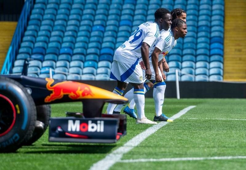 Лідс проти Ред Булл: захоплива гонка на футбольному полі