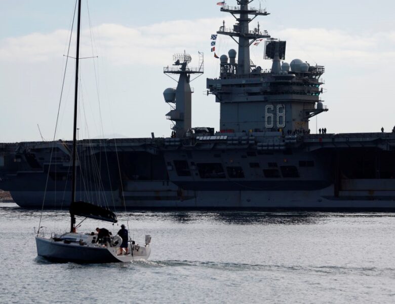 Літаки та есмінці. США готуються воювати з Іраном