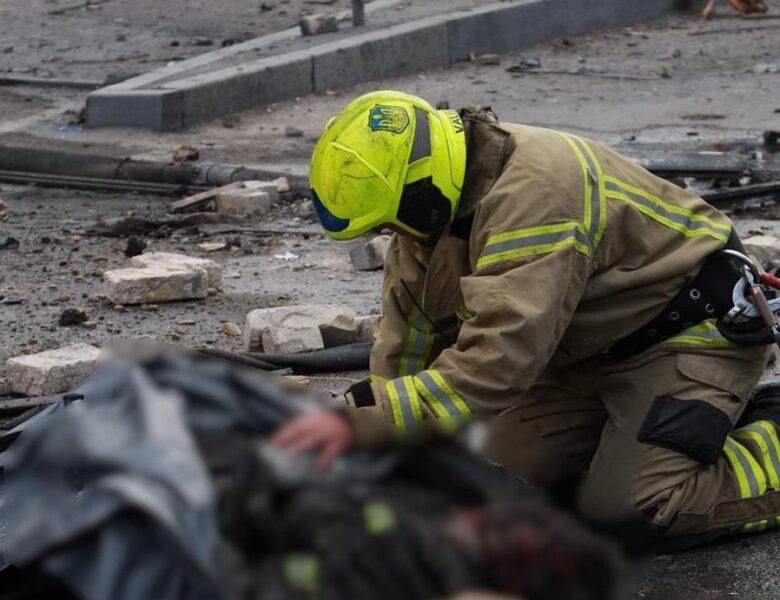 Масований удар РФ: троє загиблих, 40 поранених