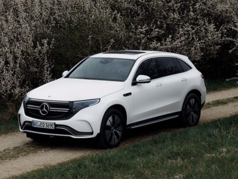 Mercedes відкликає електромобілі через ризик займання батареї