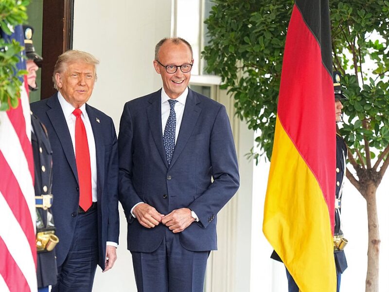 Мерц вручив Трампу неочікуваний подарунок