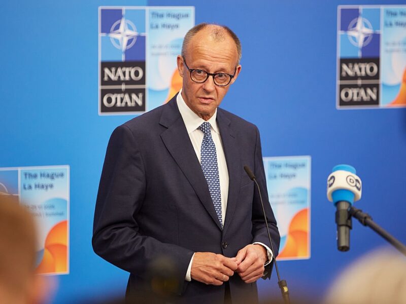 Мерц закликав США ввести санкції проти Росії