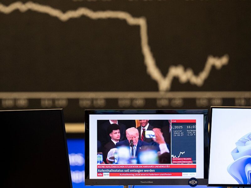 Митні погрози Трампа обвалили європейські біржі