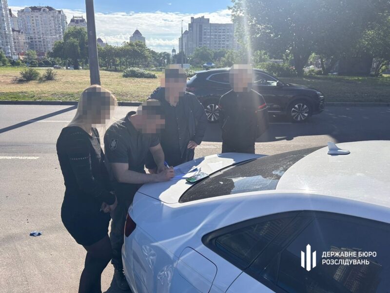 На Дніпропетровщині правоохоронниця видалила дані сотень ухилянтів