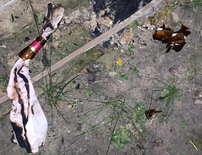 На Київщині чоловік кинув коктейль Молотова в будинок односельця