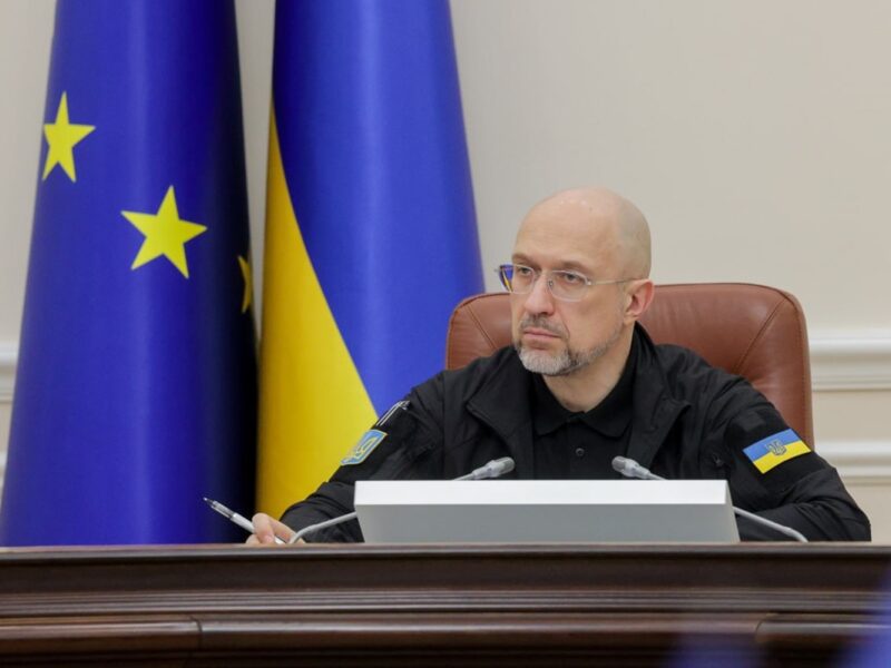 На рахунках бригад залишається до 20 млрд на потреби фронту – Шмигаль