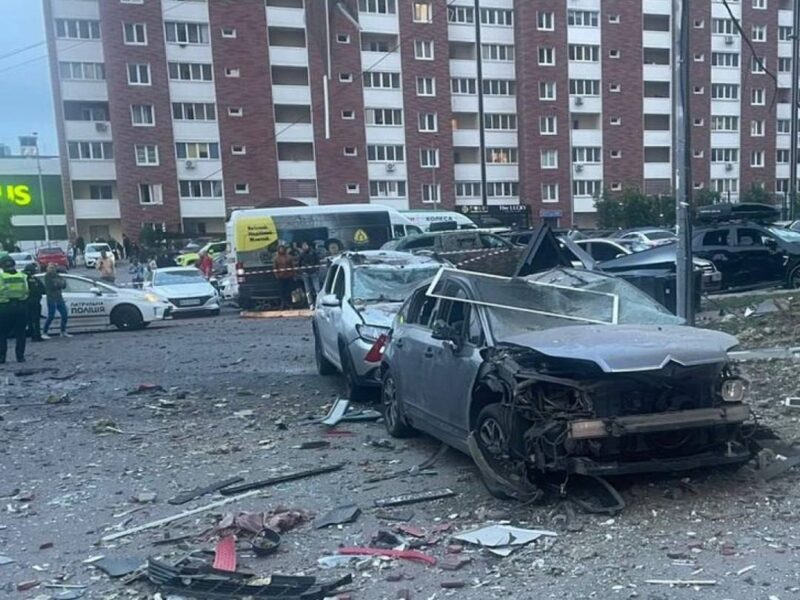 Наслідки атаки на Київ: серед постраждалих поліціянт