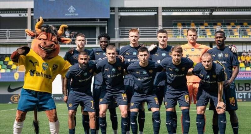 Названі зарплати футболістів клубів, які отримали путівку в УПЛ