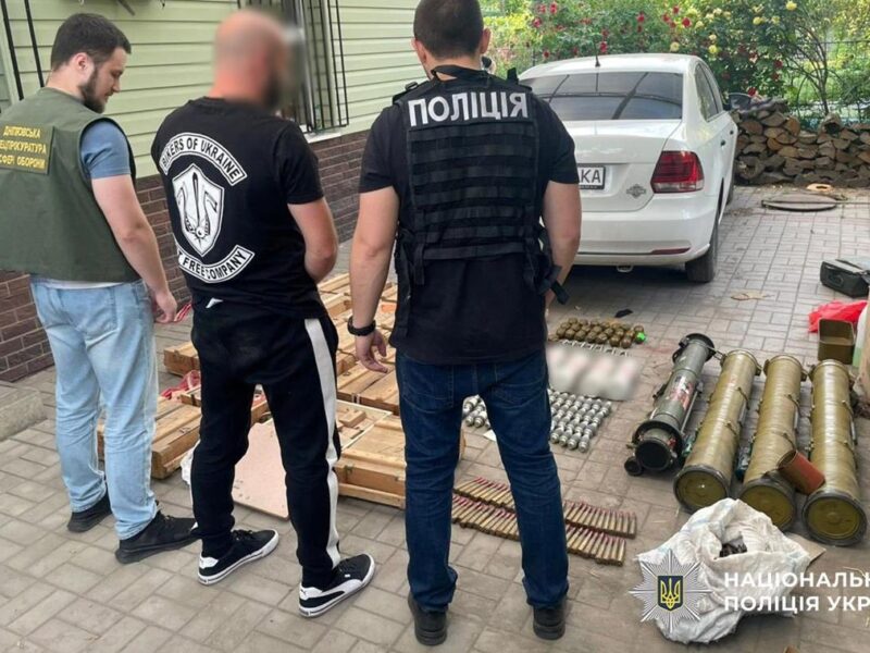 Незаконний обіг зброї: в Україні понад 500 обшуків