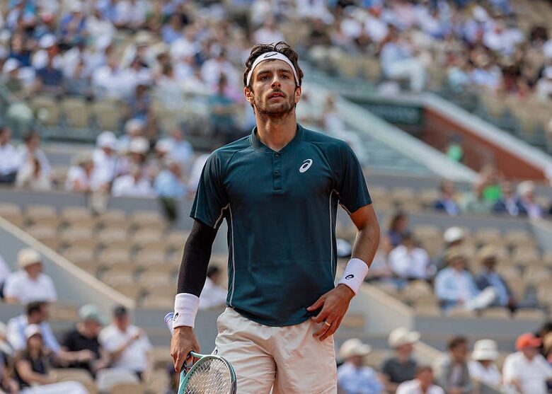 Незручний момент на Ролан Гаррос: тенісист влучив у суддю