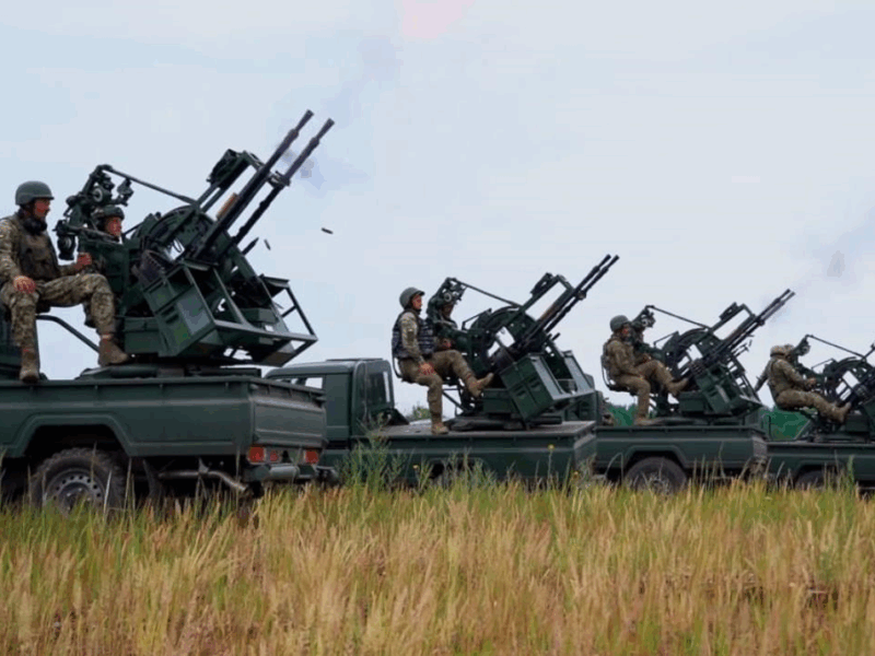 Нічна російська дронова атака: є шість влучань