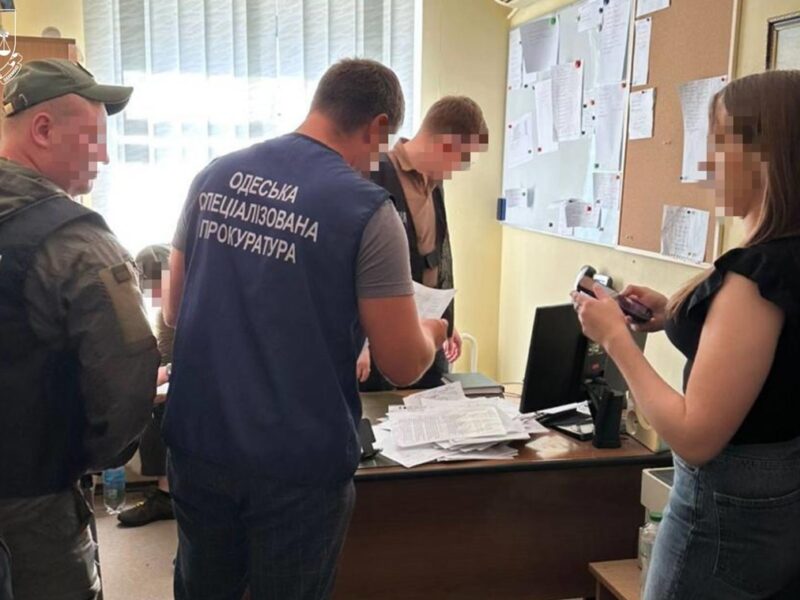 Офіцери ЗСУ заробили мільйони на призові “мертвих душ”