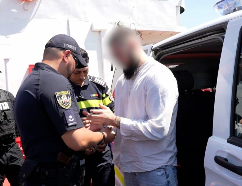 Поліцейські екстрадували організатора злочинної групи паліїв, який переховувався за кордоном