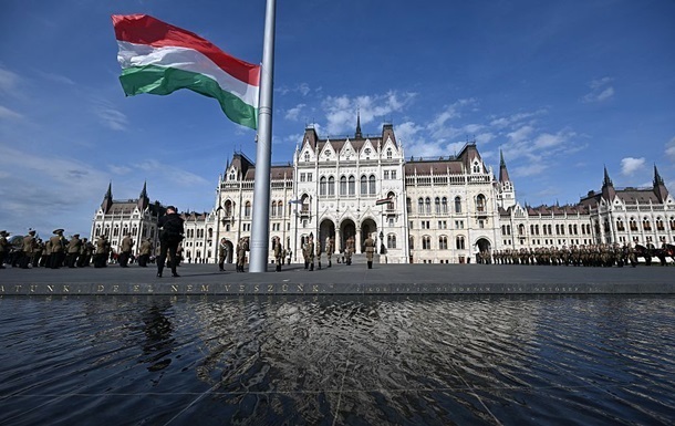 Опозиція в Угорщині випереджає партію Орбана на 15% – опитування