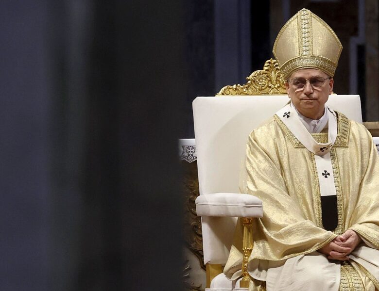 Папа Лев XIV провів першу розмову з Путіним